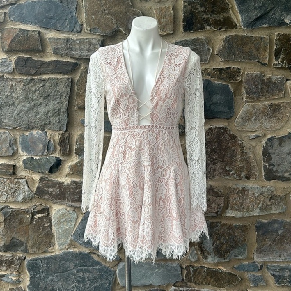 NWOT STYLESTALKER Sugar Pine Dress in Blanc size small